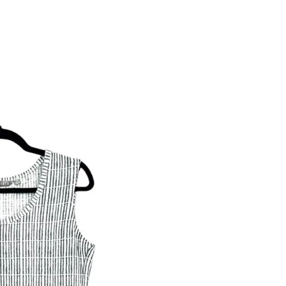 Athleta Breezy Muscle Tank - Picture 4 of 6